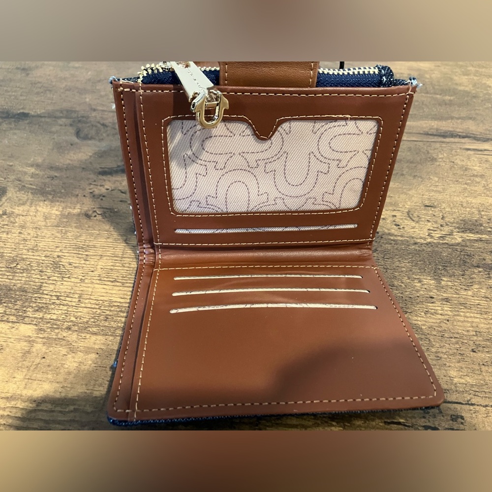 True religion wallet - Picture 6 of 6
